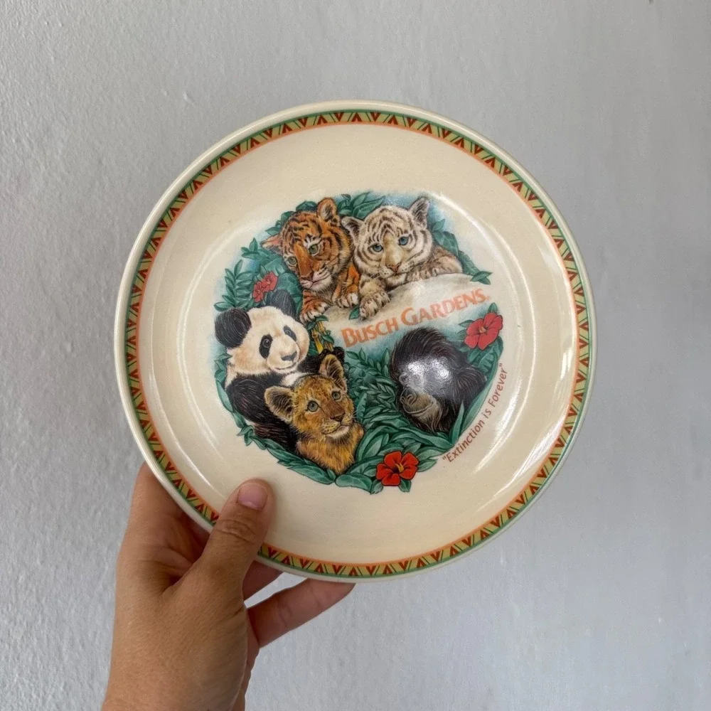 Vintage Busch Gardens Animal Plastic Plate‎ Panda Tiger Lion Gorilla Safari